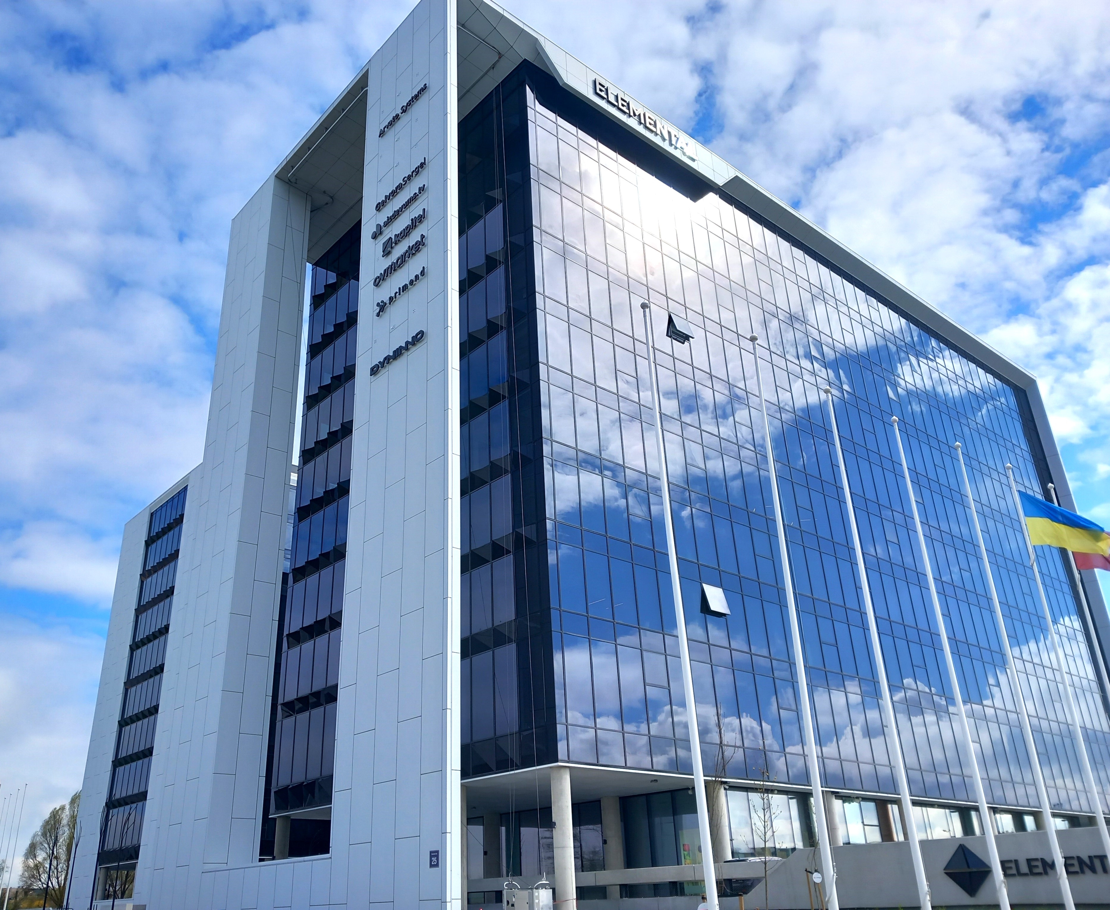 Pilon's Rīgā Izīrē biroju Rīgā, Skanstē, s ielā 25 - Latio.lv