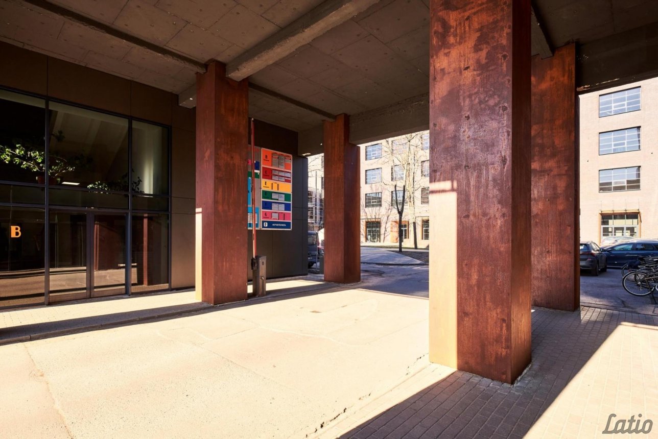 Komerctelpas — Zemitāna iela 9, Rīga, Grīziņkalns