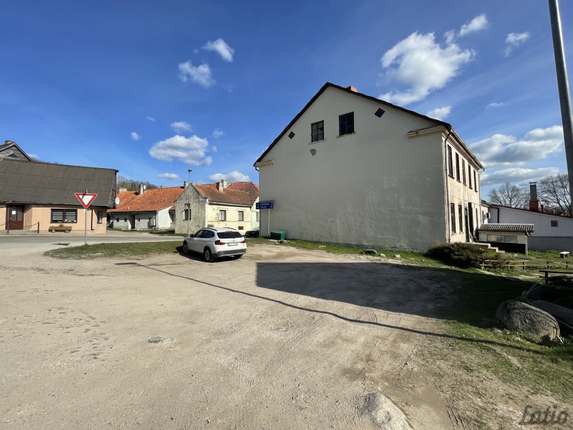 Zeme — Ventspils iela, Sabile, Talsu novads
