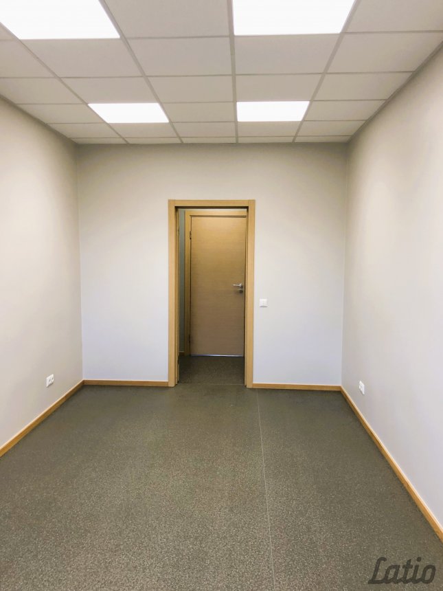 Komerctelpas — Uriekstes iela, Rīga, Sarkandaugava