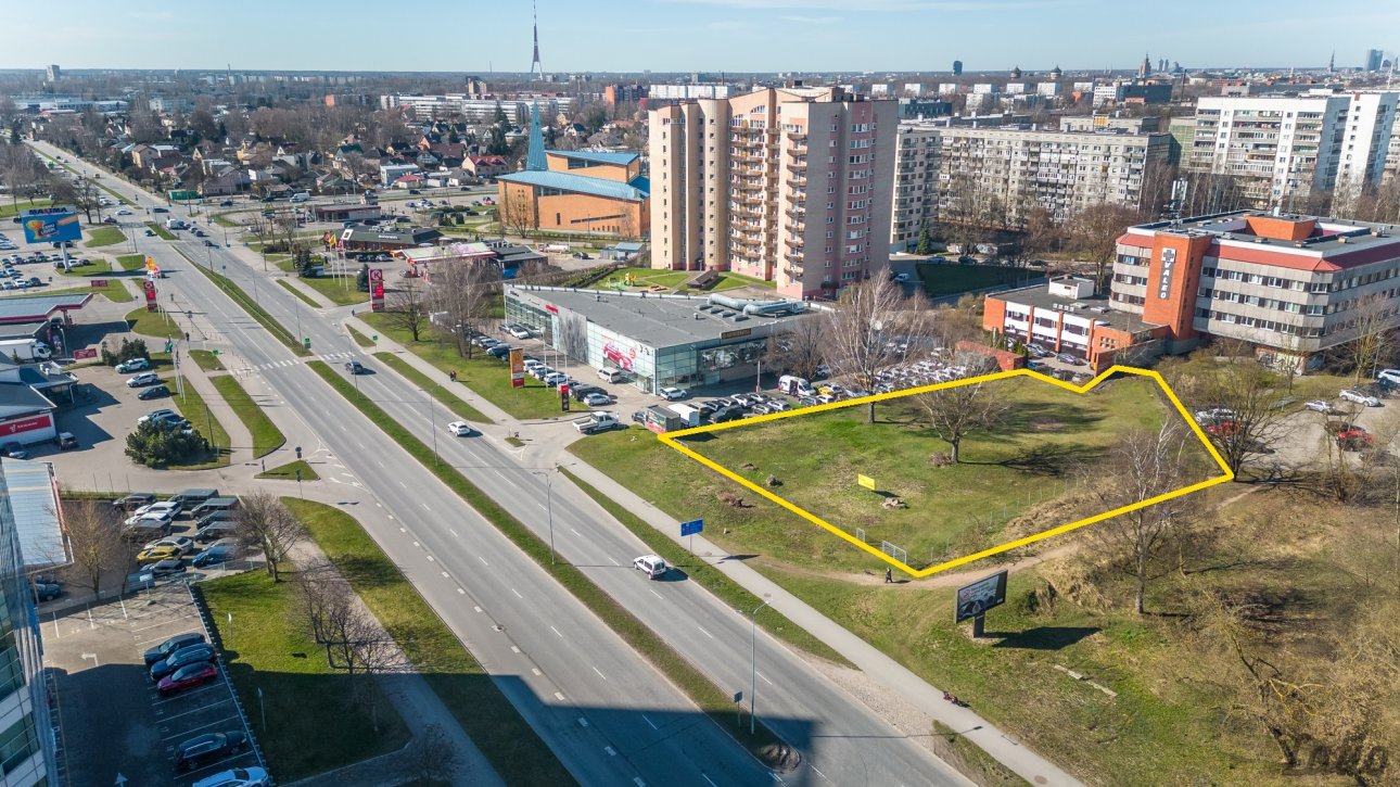 Zeme — Gunāra Astras iela, Rīga, Purvciems