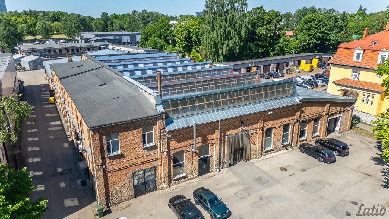 Komerctelpas — Krūzes iela 2B, Rīga, Pleskodāle