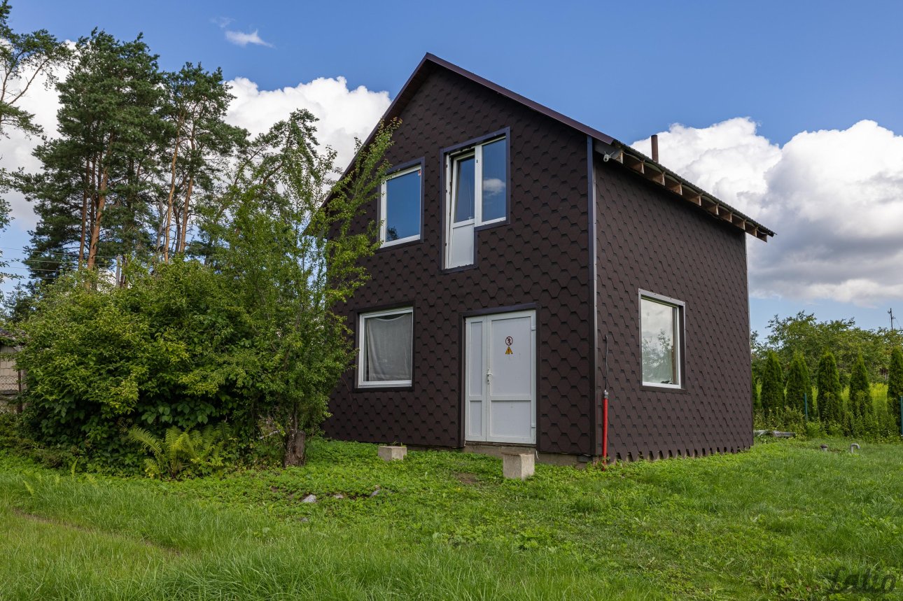 Māja — Īrisu iela 84, Daugavpils, Daugavpils pilsēta