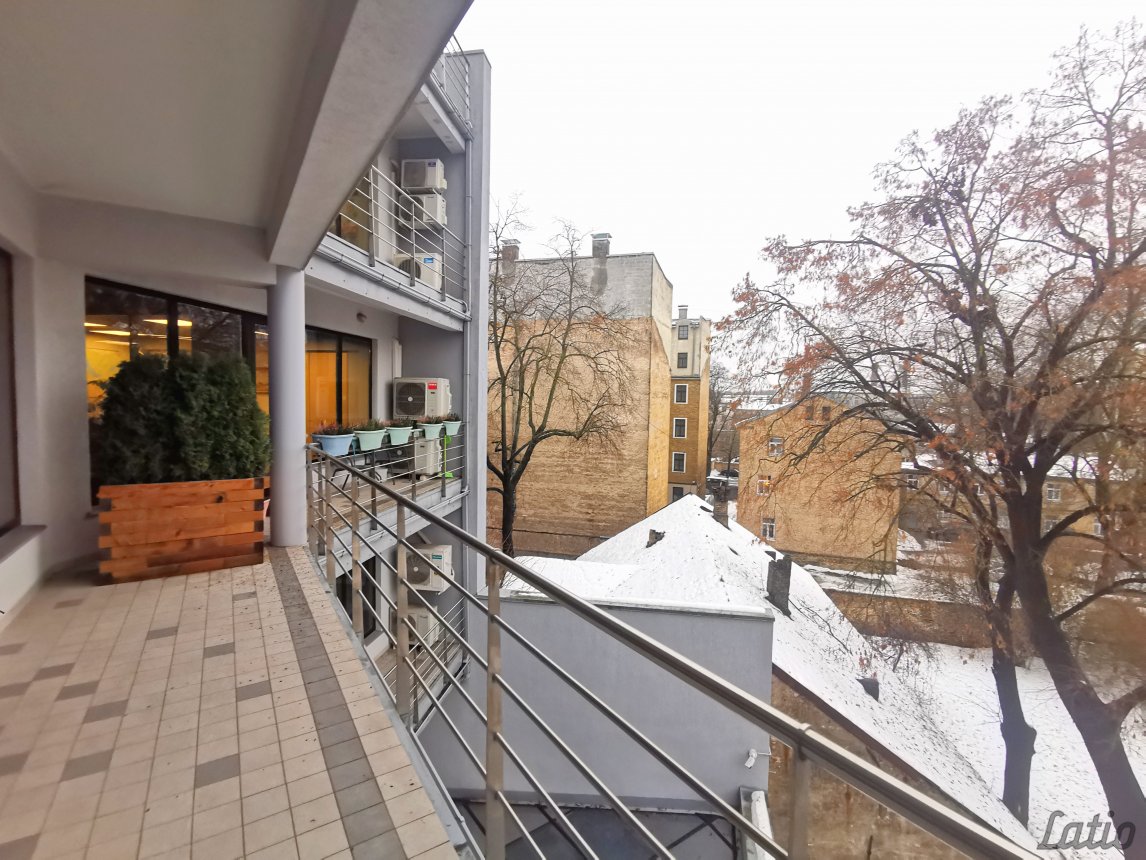 Komerctelpas — Ģertrūdes iela 66, Rīga, Avoti