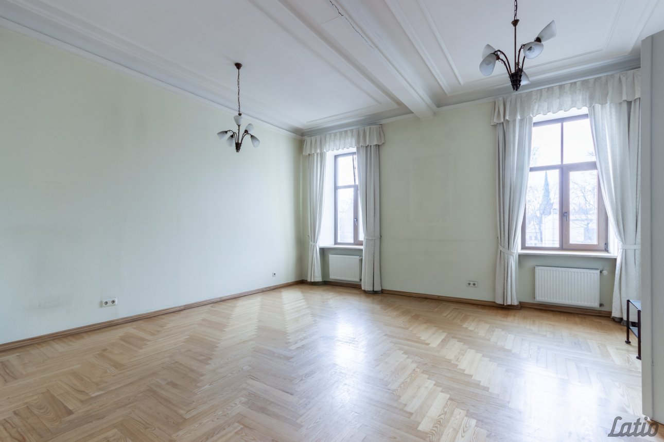 Dzīvoklis — Raiņa bulvāris 3, Rīga, Centrs